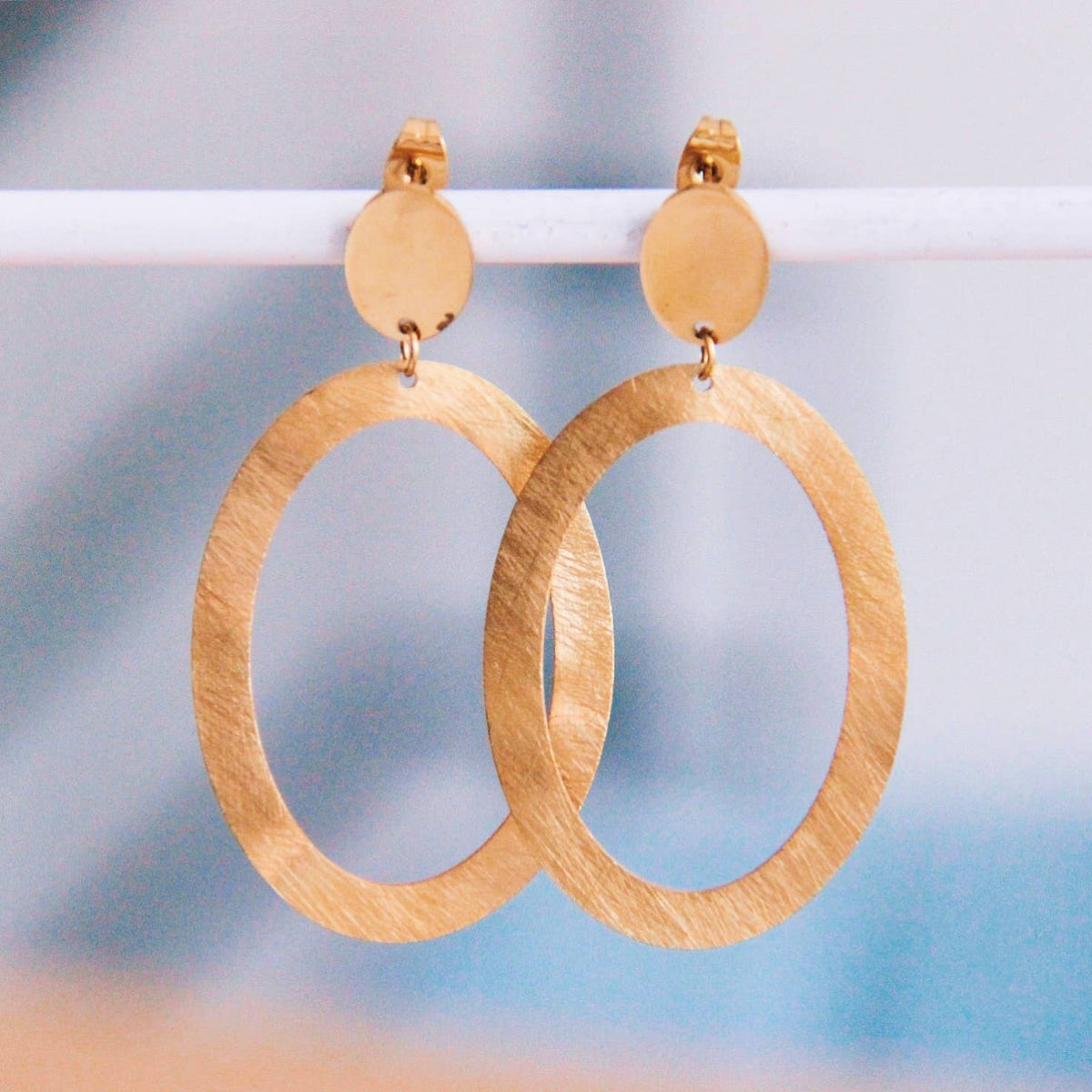 Statement oorbellen grote ovale ring - goud