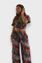 Load image into Gallery viewer, Twee-delige Set met Cropped Top en Baggy Broek – Tribal Print
