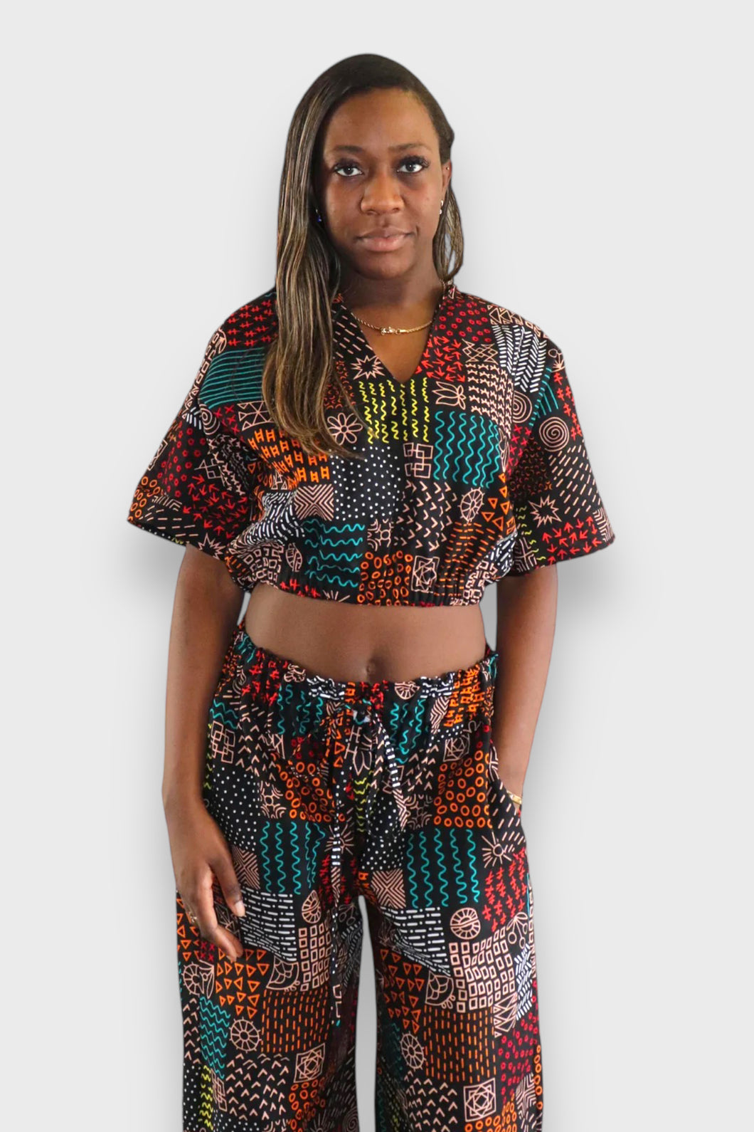 Twee-delige Set met Cropped Top en Baggy Broek – Tribal Print