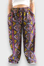 Cargar imagen en el visor de la galería, Baggy broek met kleurrijke Aztec-print
