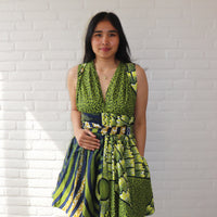 Mouwloze Wikkeljurk – Groen & Navy Print