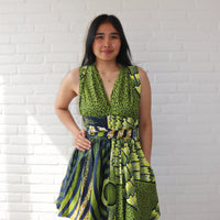 Mouwloze Wikkeljurk – Groen & Navy Print