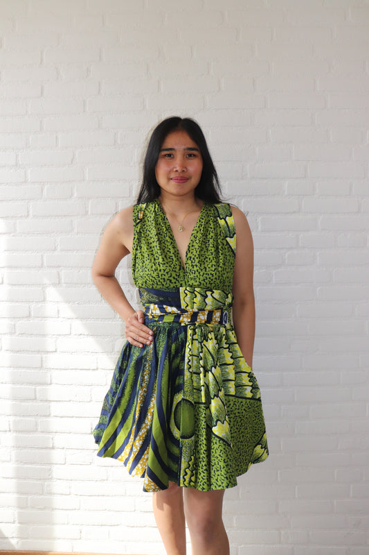 Mouwloze Wikkeljurk – Groen & Navy Print