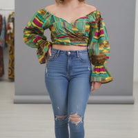 Off Shoulder Wrap Top van      Kente-Print