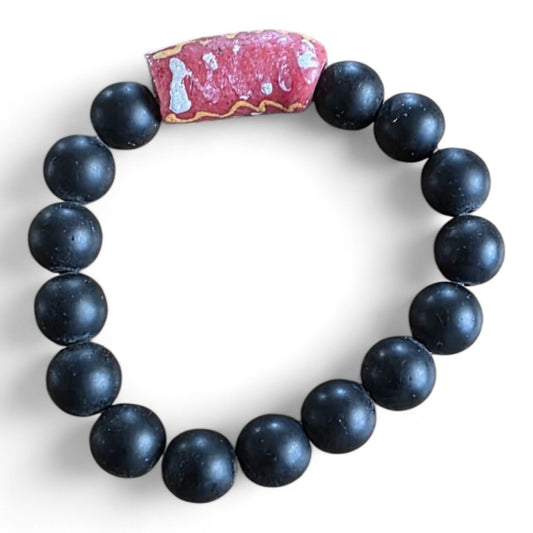 Zwarte armband met accentkraal