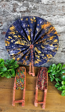 Cargar imagen en el visor de la galería, Afrikaanse Waaiers/ HandFans
