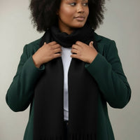 NANA sjaal effen met franjes – Zacht & elegant (Zwart)