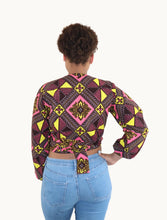 Afbeelding in Gallery-weergave laden, Wrap Top met  Afrikaanse Wax-Stof
