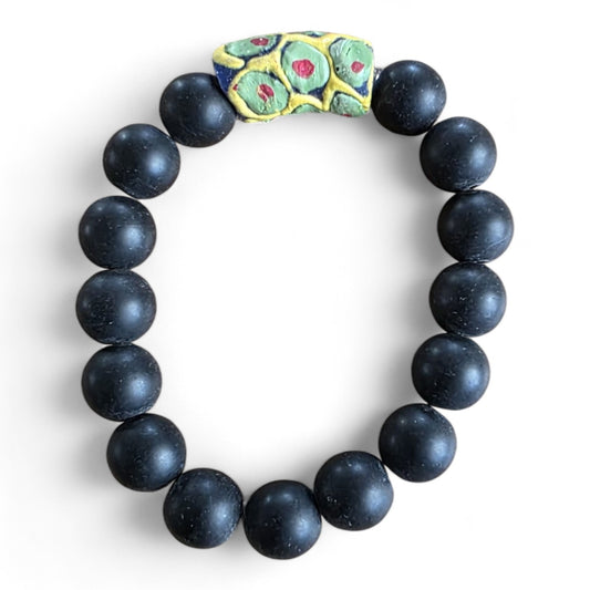 Zwarte armband met accentkraal